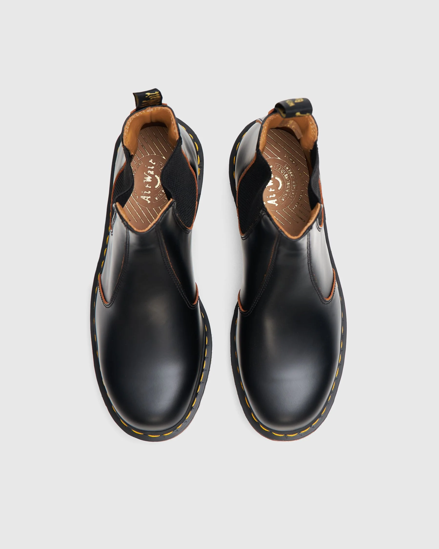 2976 Vintage Made in England Chelsea Boots - Image 3