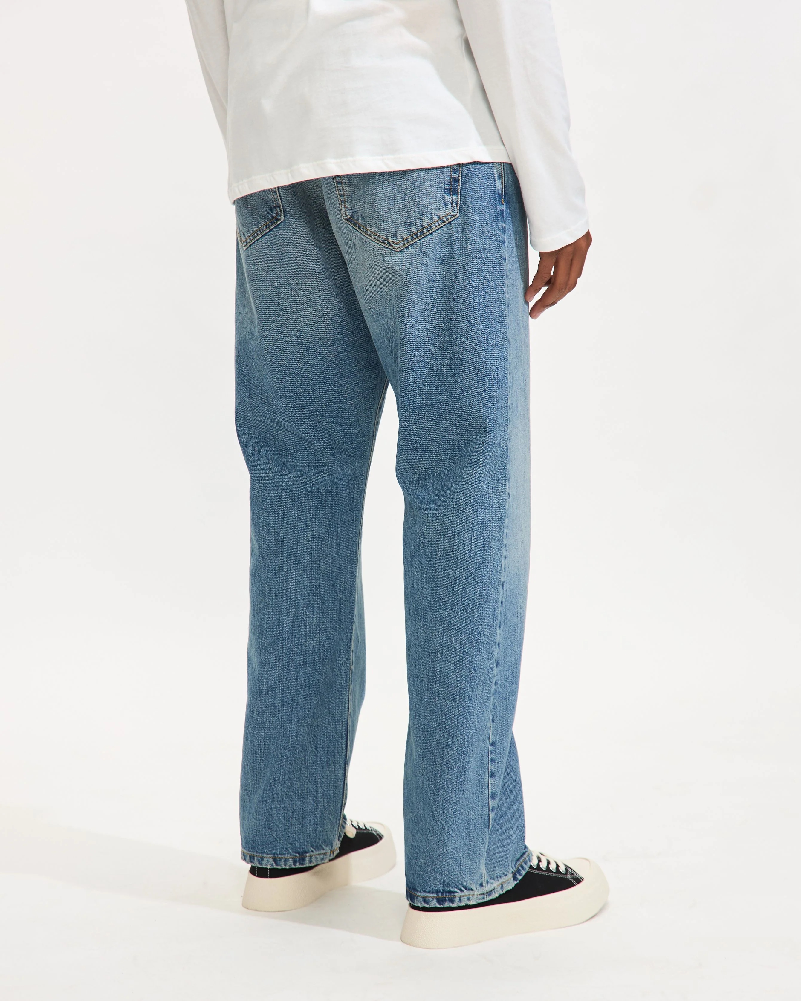 5 Pocket Jean in Bleach Wash - Image 3