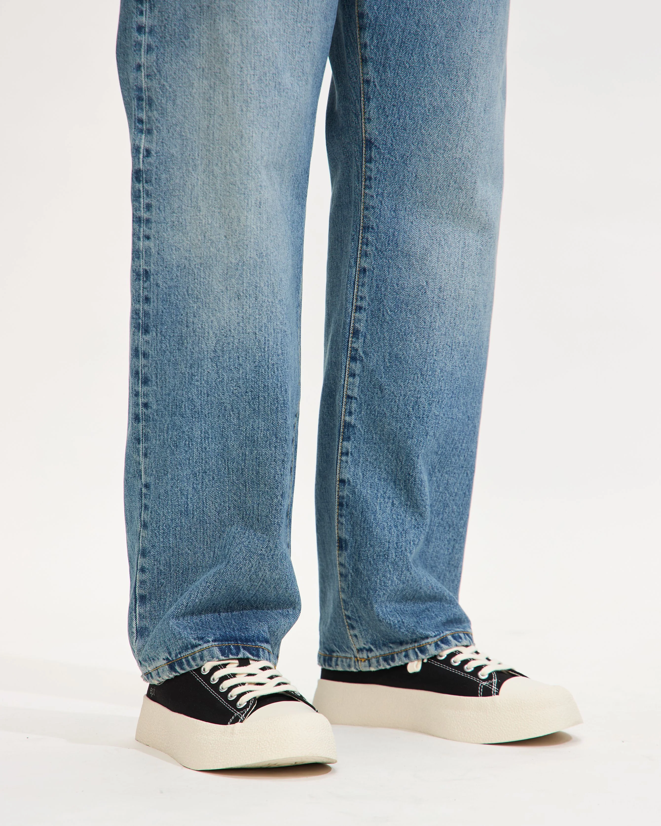 5 Pocket Jean in Bleach Wash - Image 5