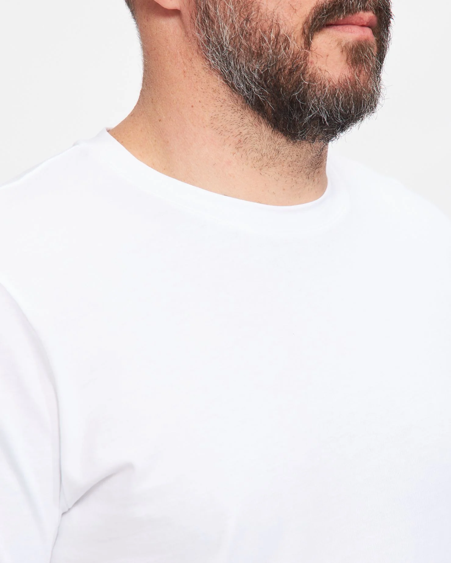 Jimmy T-Shirt in White - Image 2