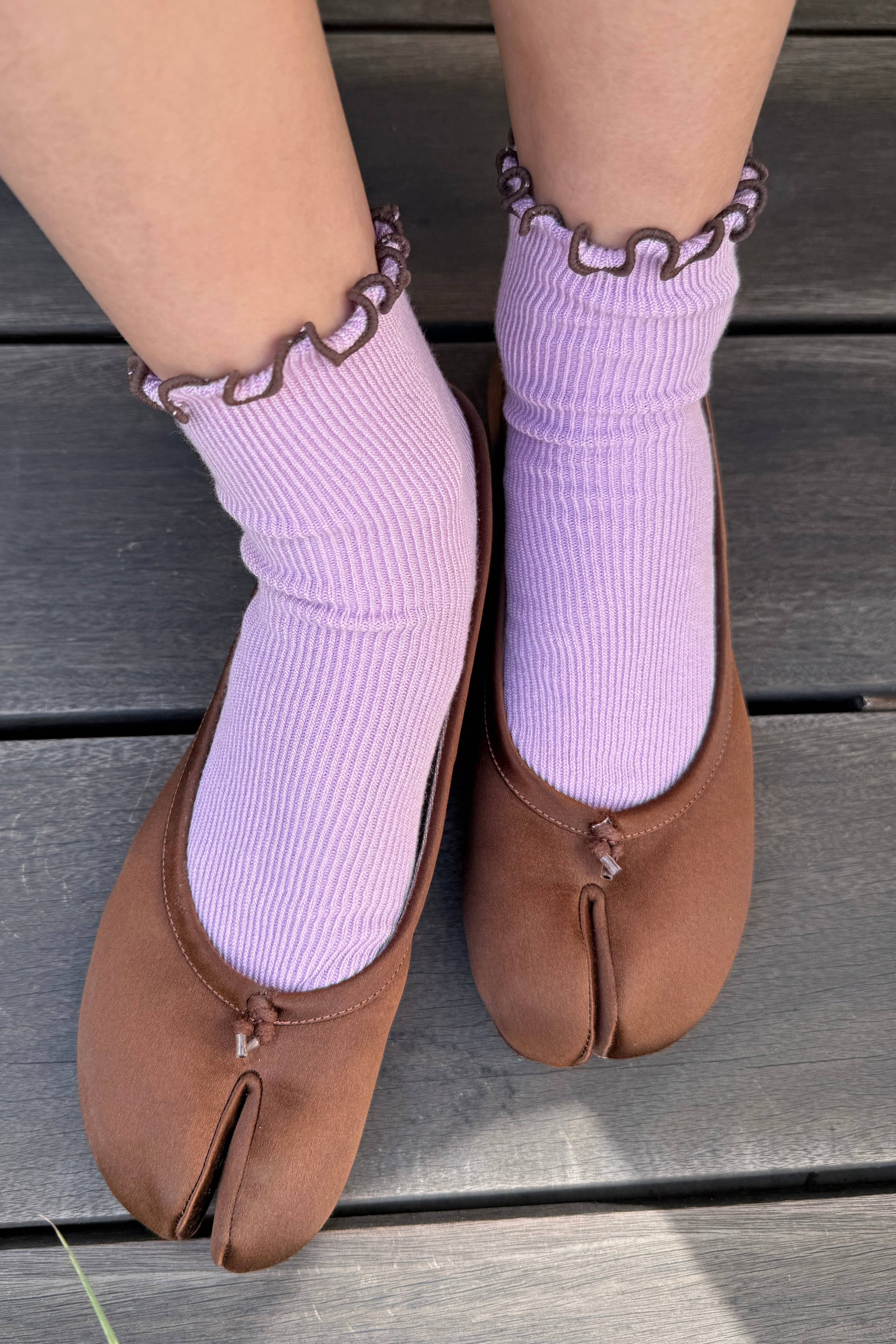 The Petite Ruffled Modal Socks Lilac / Brown - Image 3