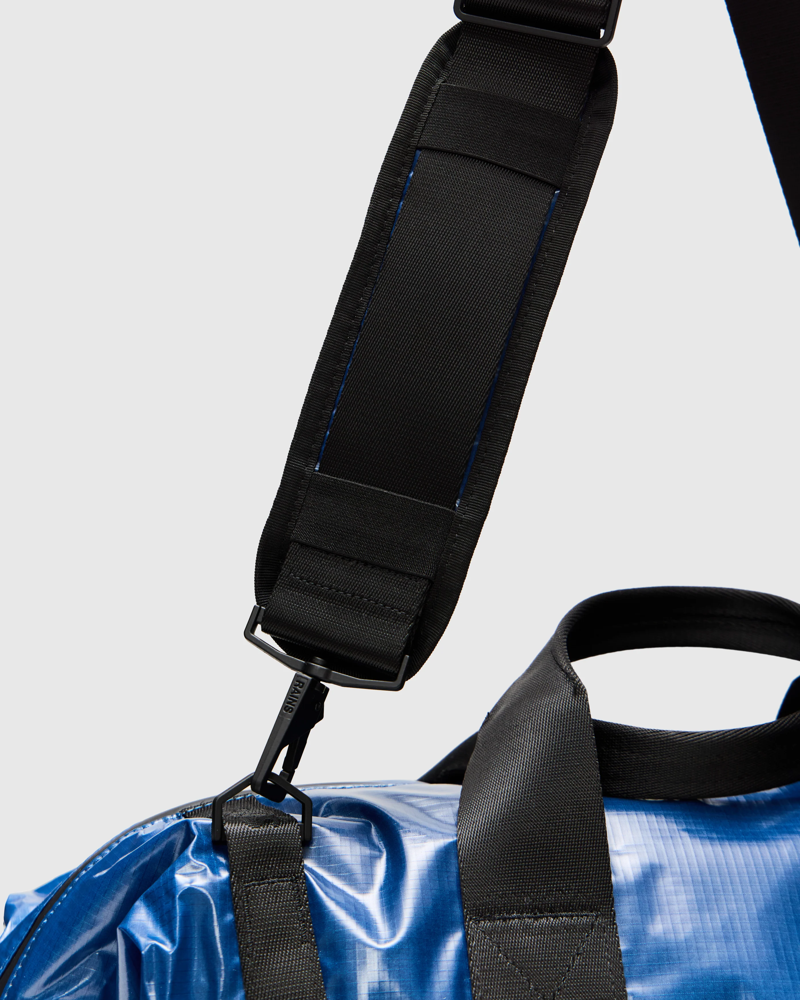 Sibu Weekend Bag in Pulse - Image 5