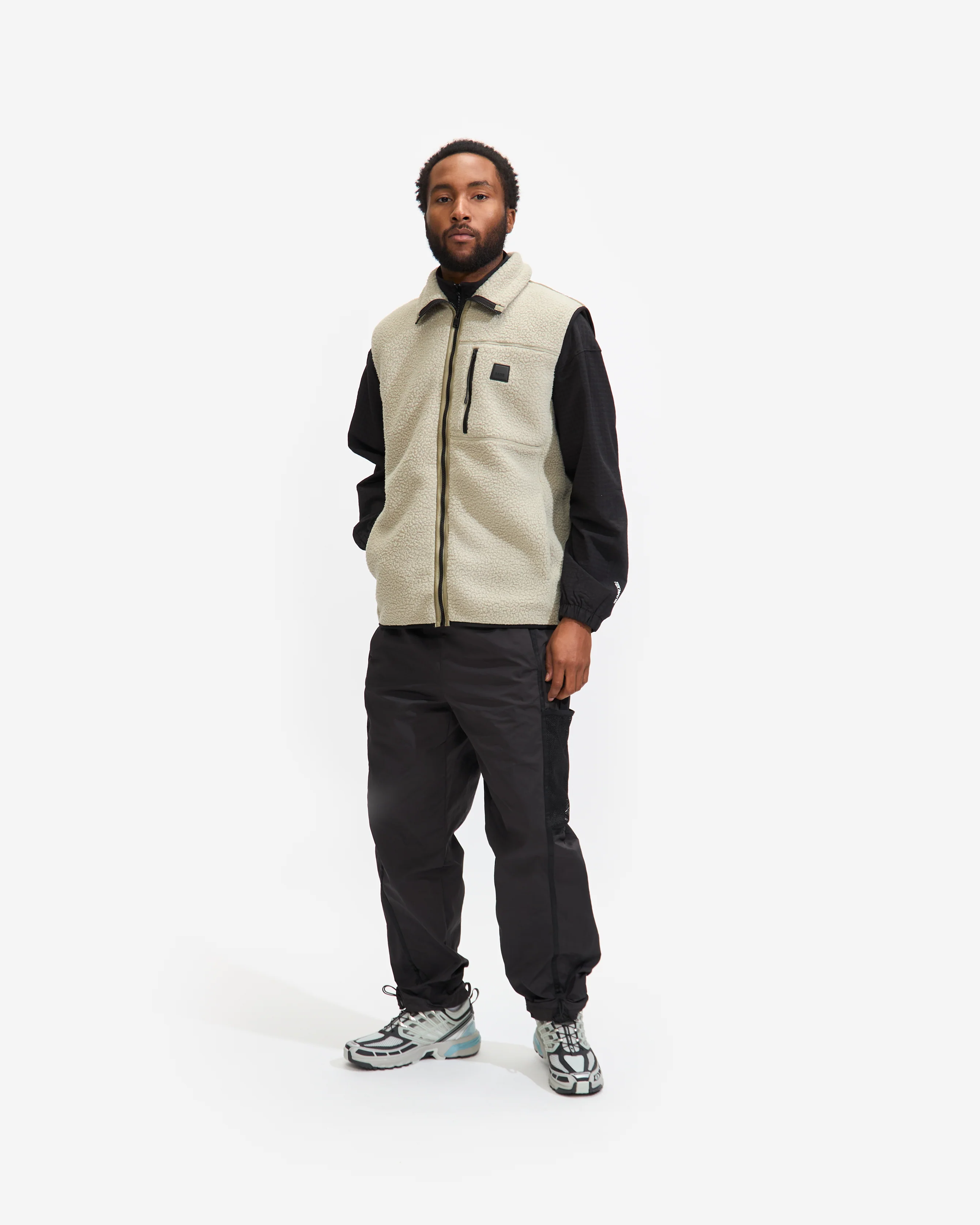 Yermo Fleece Vest in Earth - Image 5